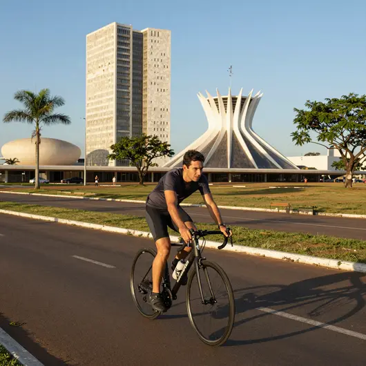 Ciclismo em Brasília: Descubra os Melhores Percursos e Dicas Práticas