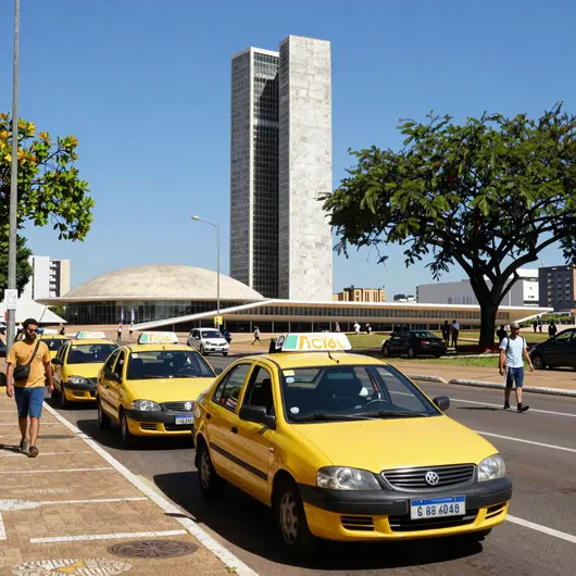 Como Utilizar Táxis em Brasília: Dicas e Informações Práticas Como Utilizar Táxis em Brasília: Dicas e Informações Práticas