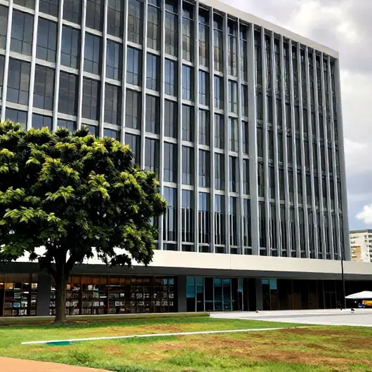 Descubra a Biblioteca da Câmara dos Deputados