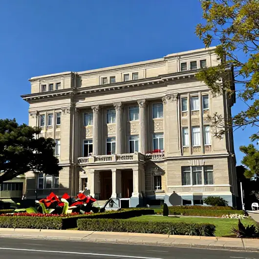Descubra a Prefeitura de Caldas Novas