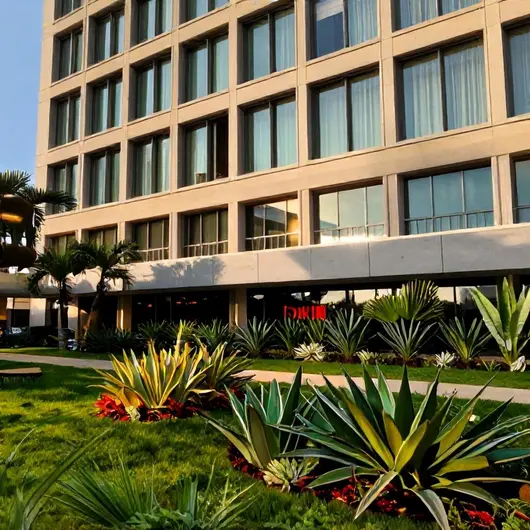 Descubra o Dok Hotel