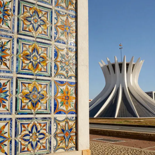 Descubra os Azulejos de Athos Bulcão: Uma Expressão Cultural em Brasília