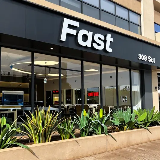 Fast Escova 308 Sul: Beleza e Estilo em um Só Lugar