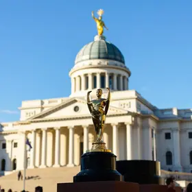 Troféu Câmara Legislativa contribui para aumento da presença do cinema do DF no Festival de Brasília Troféu Câmara Legislativa
